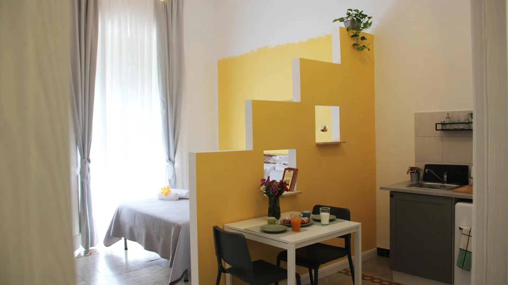 Bed & Breakfast Le Guarattelle House Teresina Room Naples Italy